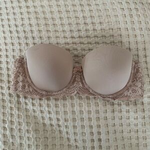 Victoria’s Secret strapless bra